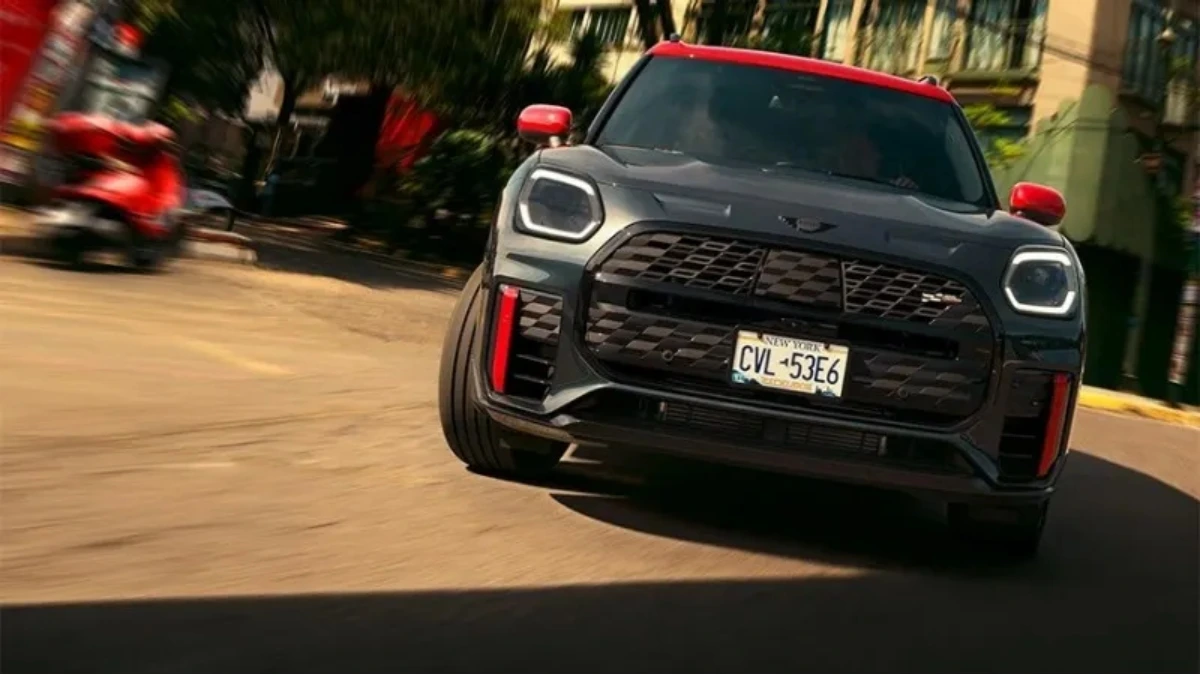 Mini Countryman JCW भारत में लॉन्च 312 HP Engine और ₹60 लाख Price के साथ Premium Performance SUV