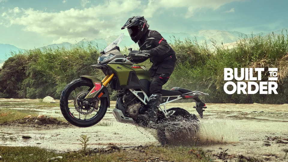 TVS Apache RTX 300 Launched भारत की पहली TVS Adventure Bike, ₹1.99 लाख से शुरू